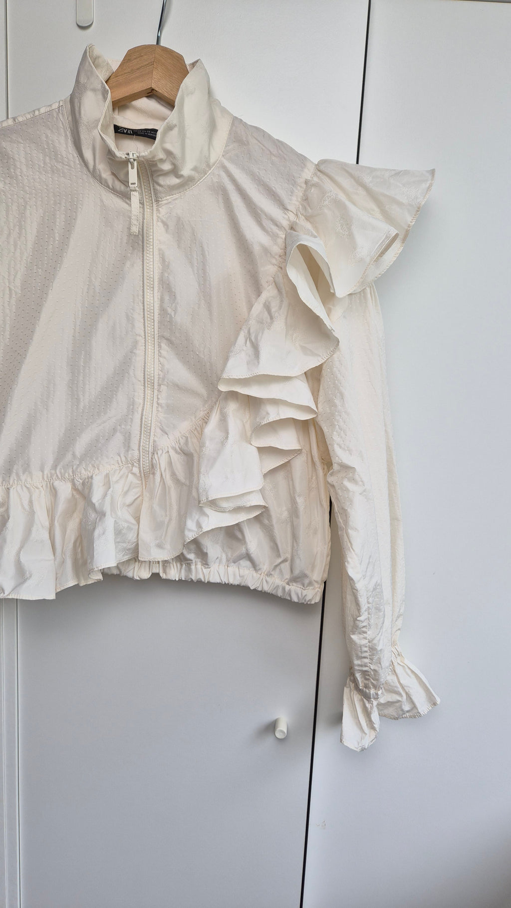 Ruffle Windbreaker | Romantic Fall | creme weiß (XS)