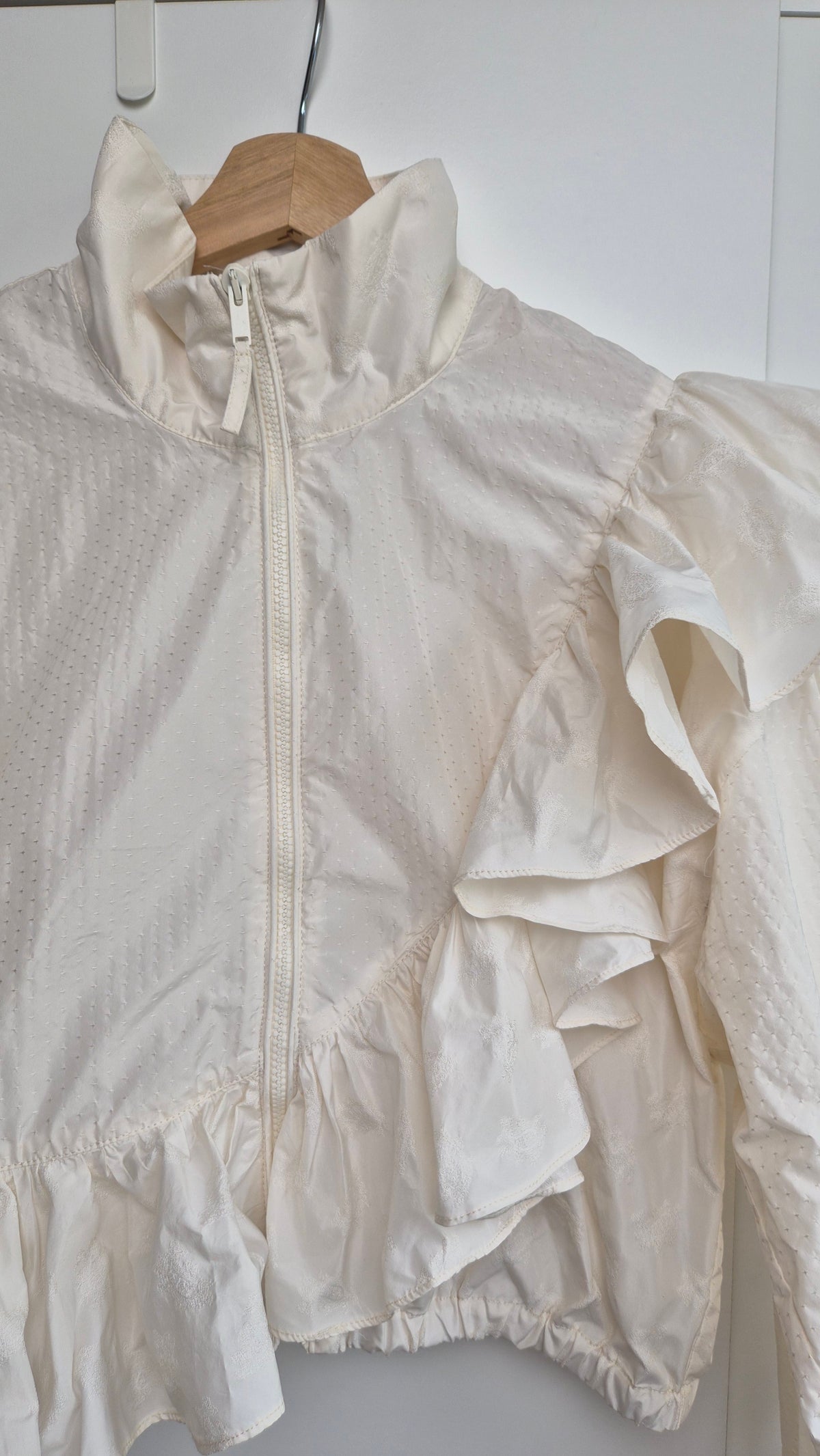 Ruffle Windbreaker | Romantic Fall | creme weiß (XS)