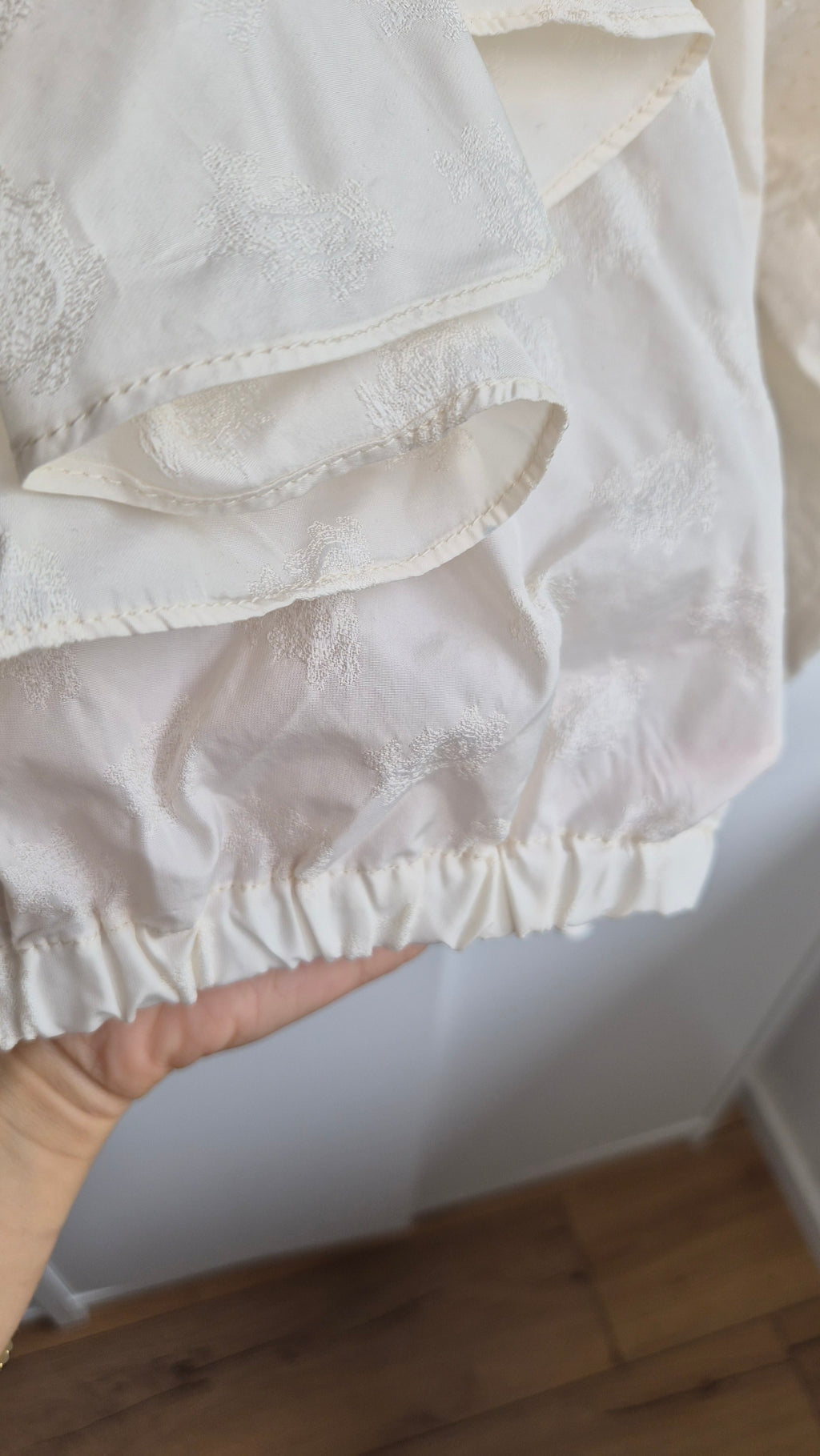 Ruffle Windbreaker | Romantic Fall | creme weiß (XS)