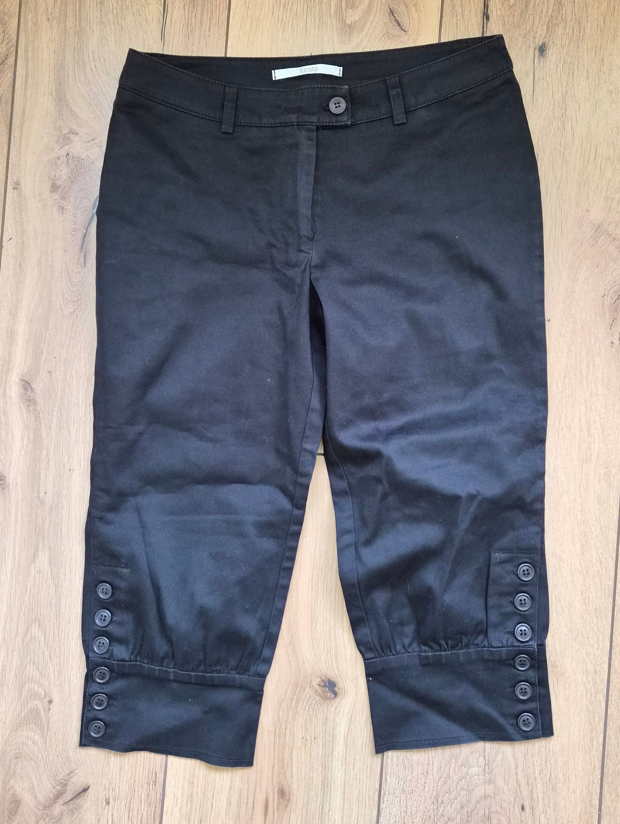 Capri Hose | Schwarz | Knöpfe | XS