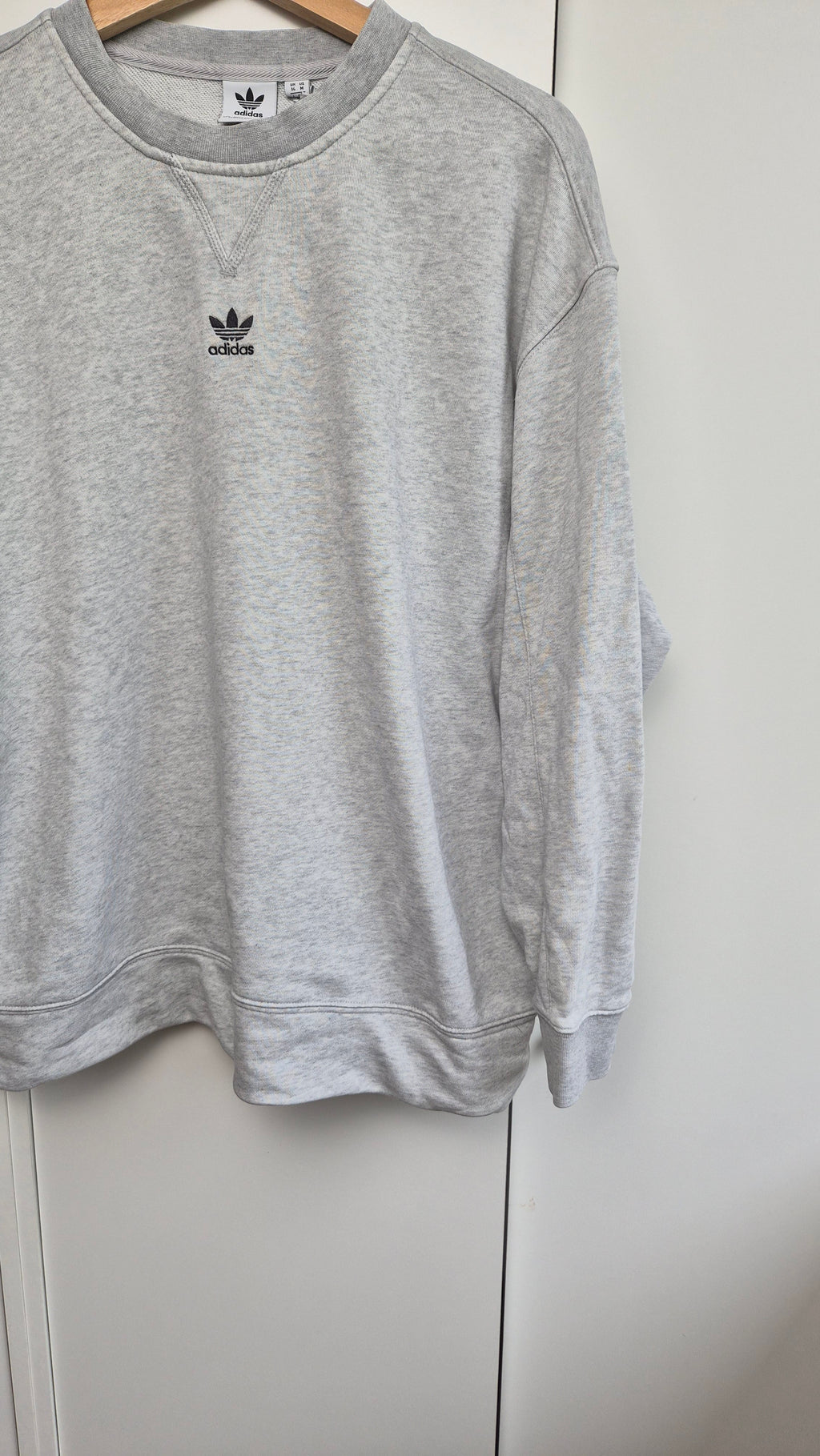Adidas Crewneck Sweatshirt | Perfect grey Basic | 40