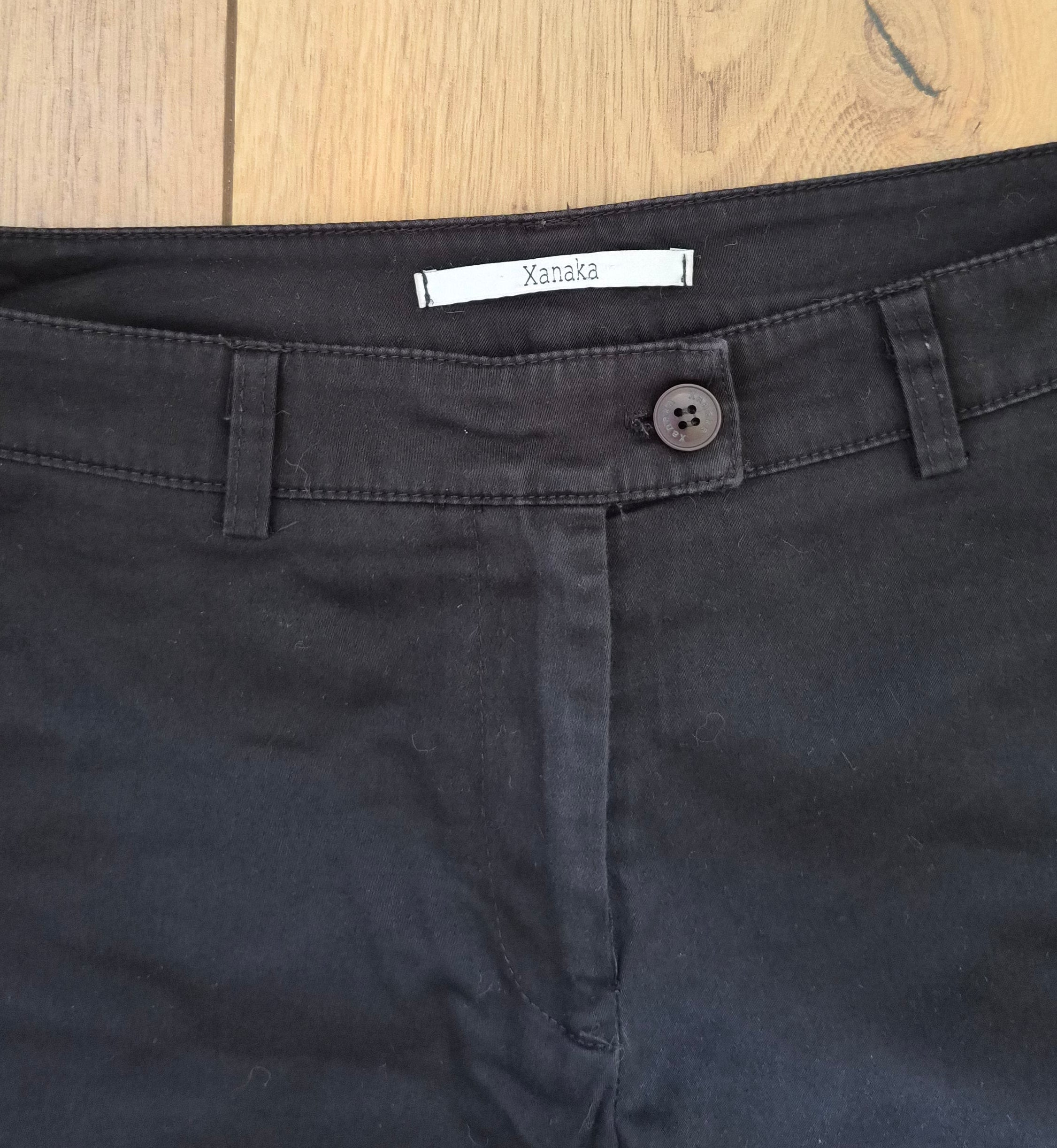 Capri Hose | Schwarz | Knöpfe | XS