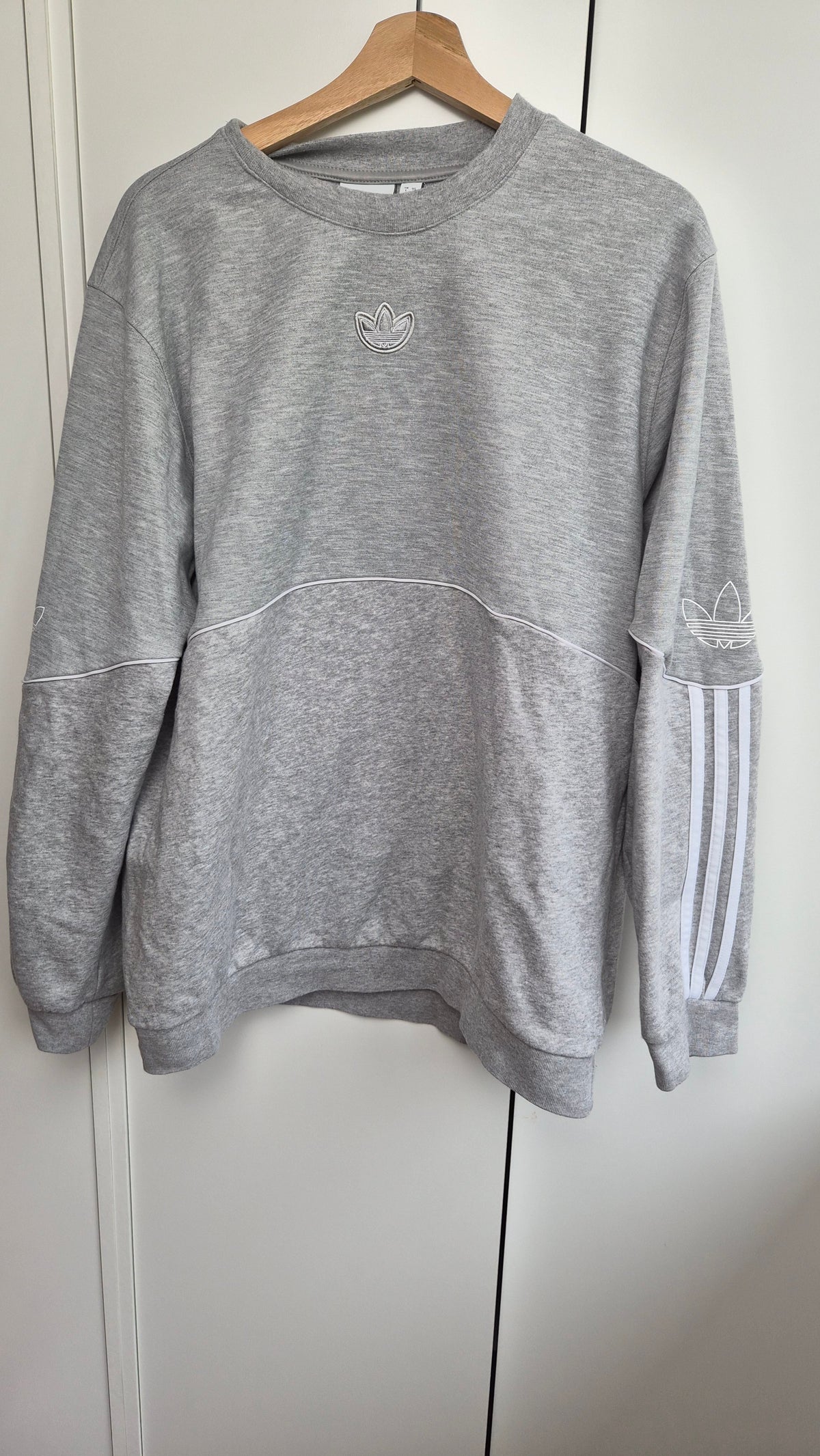 Adidas Sweatshirt Grey | Basic Grey 3-Stripes (L)