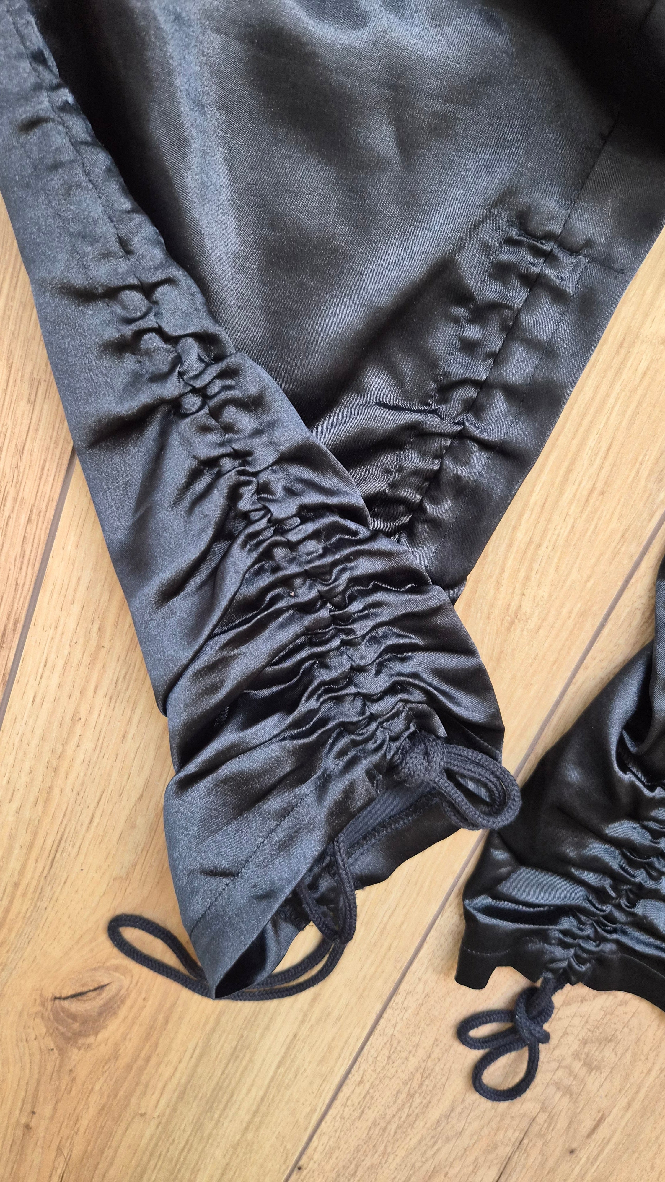 Satin Capri