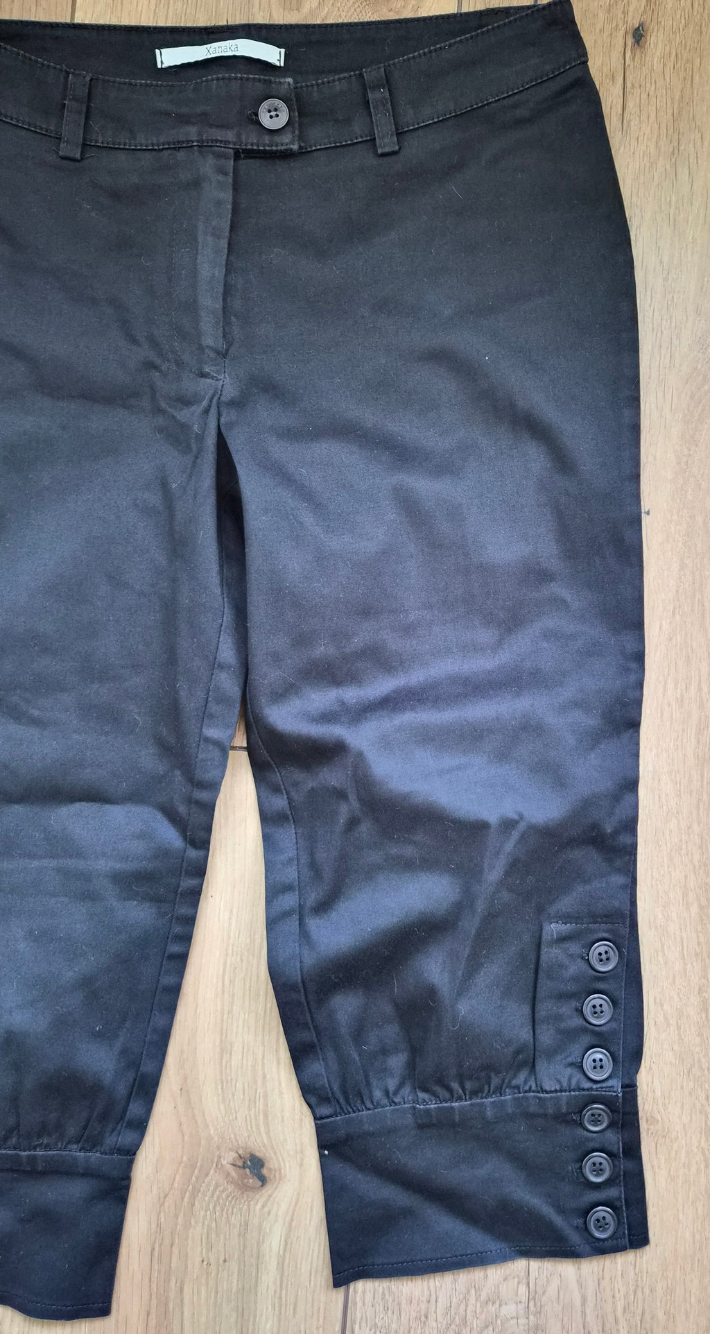 Capri Hose | Schwarz | Knöpfe | XS