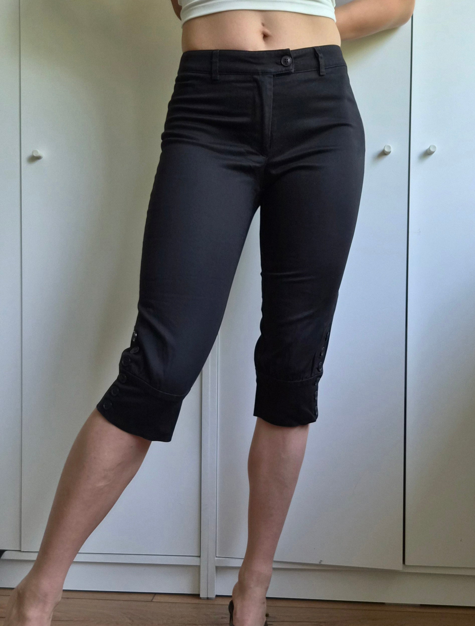 Capri Hose | Schwarz | Knöpfe | XS