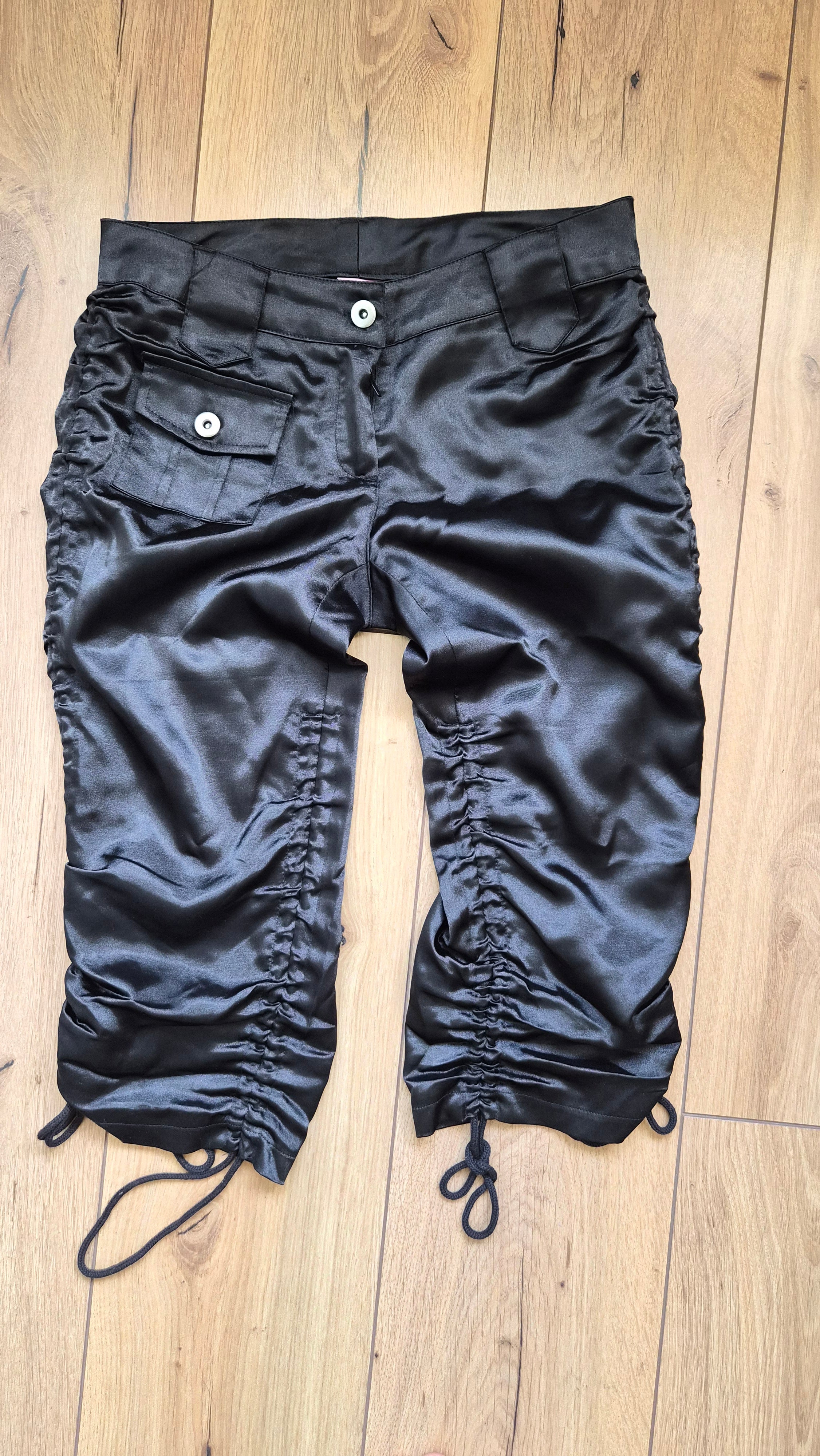Satin Capri