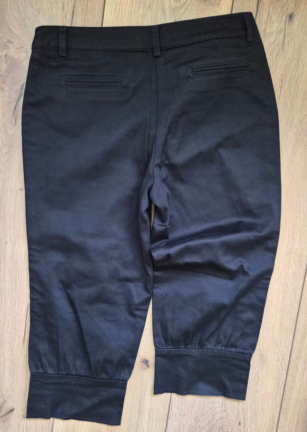Capri Hose | Schwarz | Knöpfe | XS