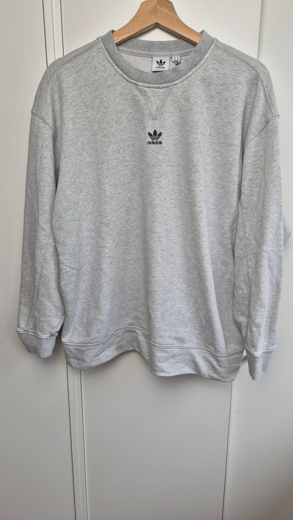 Adidas Crewneck Sweatshirt | Perfect grey Basic | 40